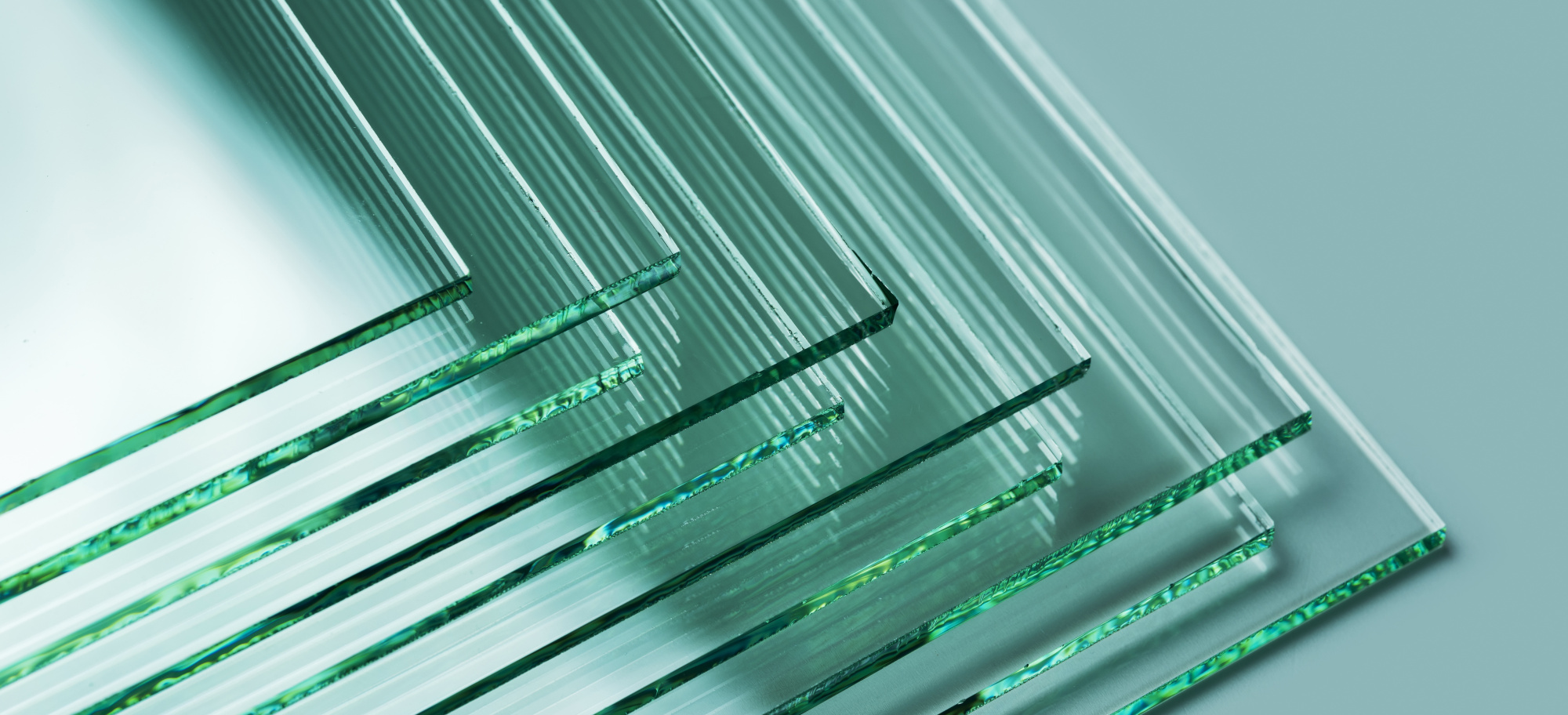 Mehrere Glasscheiben für den Großhandel übereinander gelegt