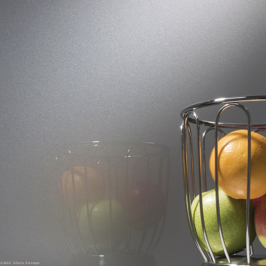 AGC Lacobel® Rich Aluminium auf Extraweiß 